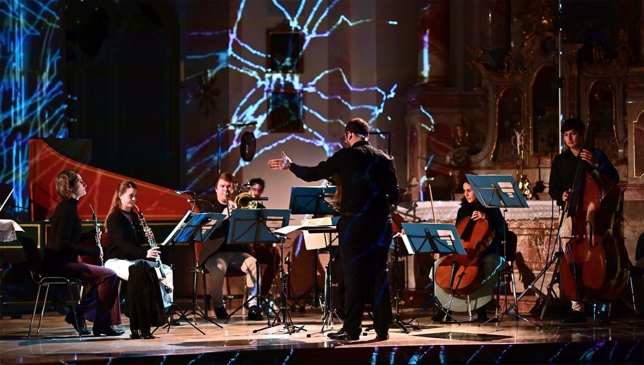 Konzert mit Video-Installation im Kloster Schlehdorf  (Bildquelle: Code Modern Festival / Gregory Giakis)