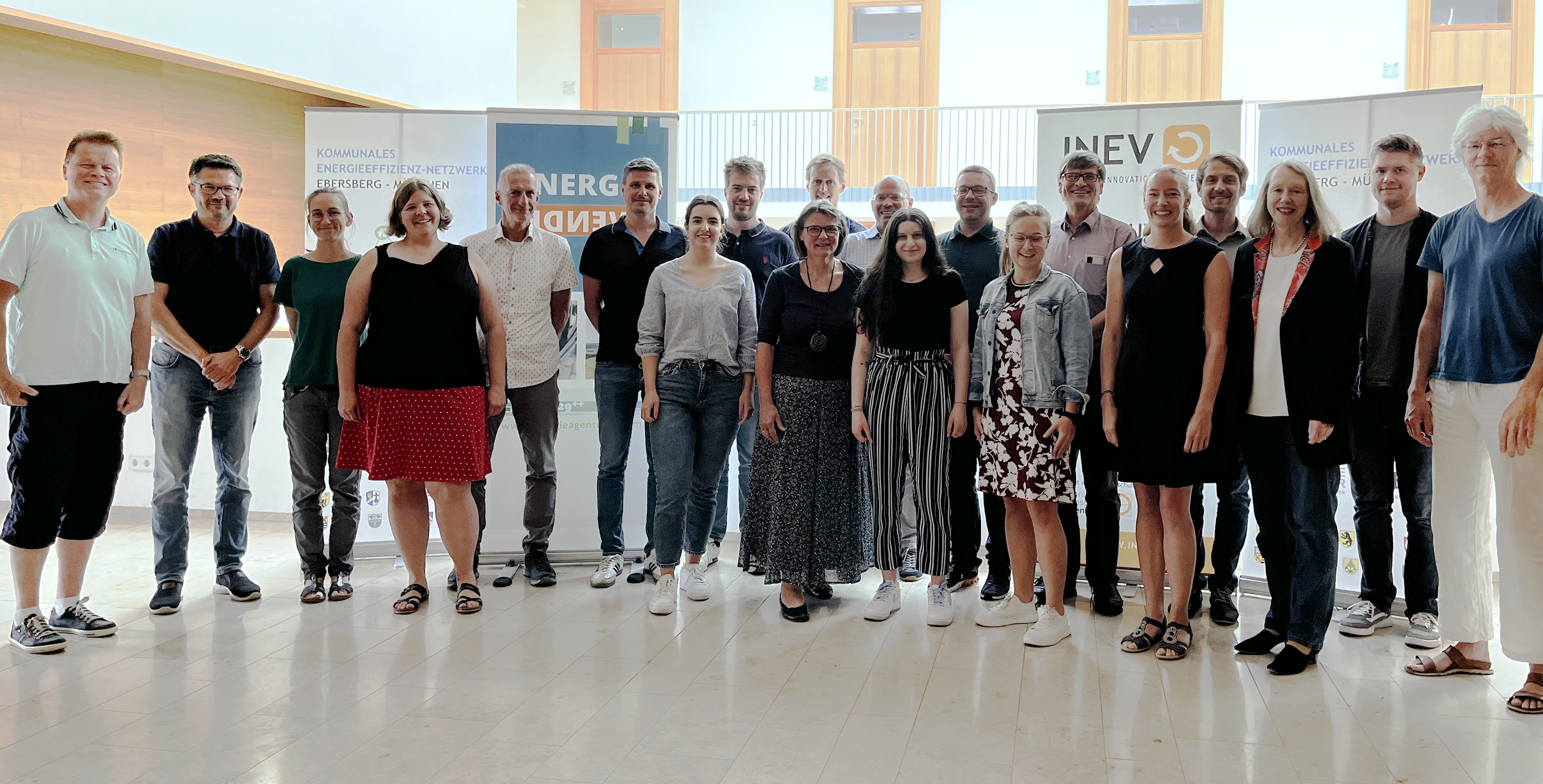 Vertreterinnen und Vertreter aus den Netzwerk-Kommunen trafen sich zum Austausch im Rathaus Feldkirchen.