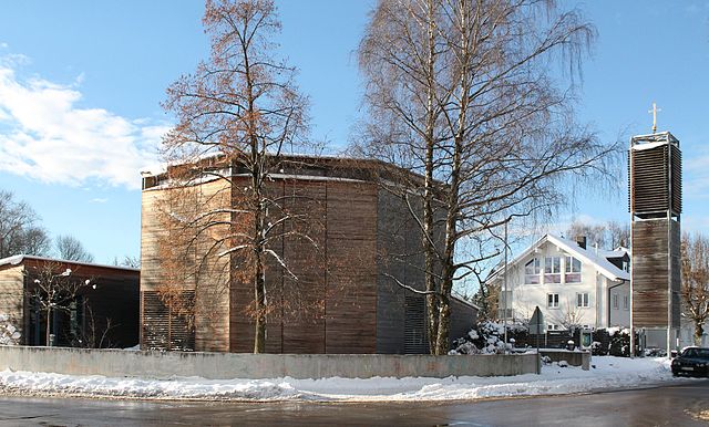 Kreuz-Christi Kirche in Höhenkirchen