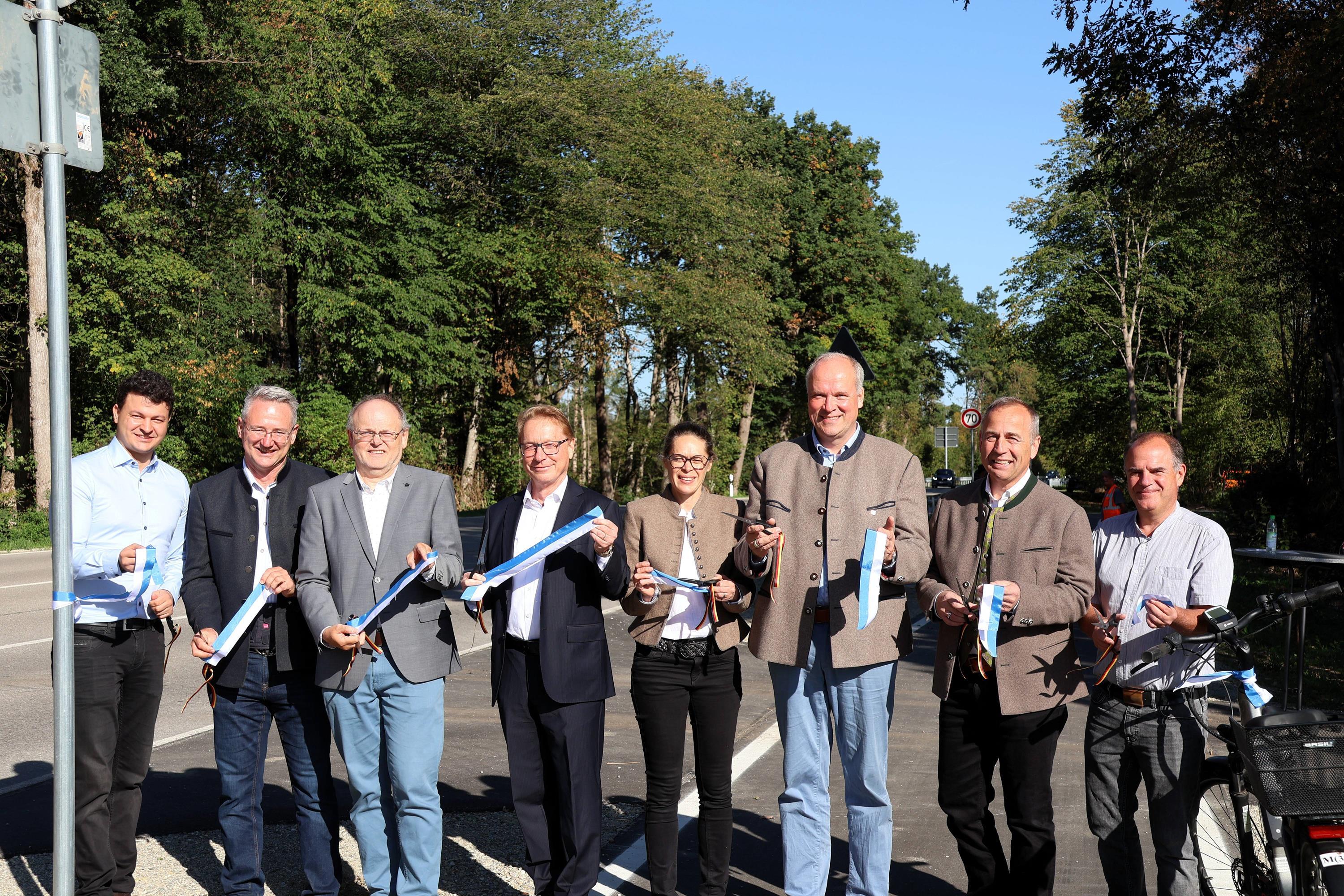2026-09-28 Eröffnung Geh und Radweg St2573 Banddurchschnitt-1